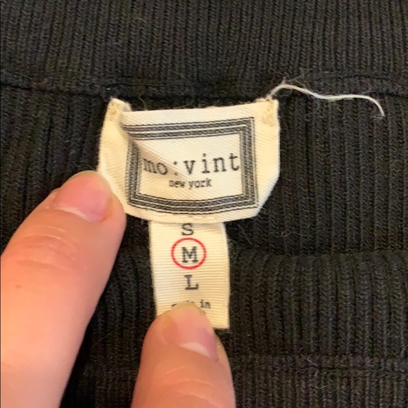 Mo Vint Off the Shoulder Crop Top - Picture 3 of 3